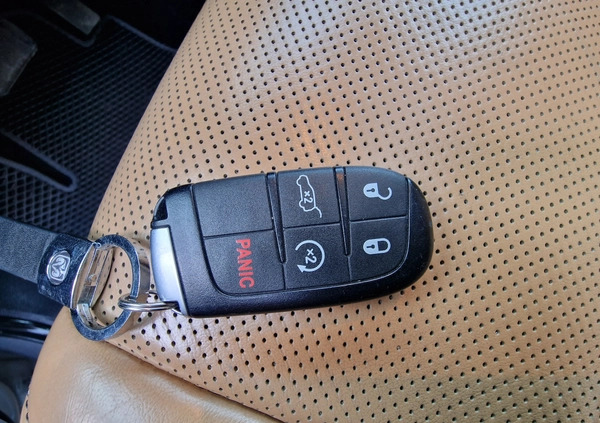 Dodge Durango cena 129800 przebieg: 111500, rok produkcji 2017 z Lubartów małe 562